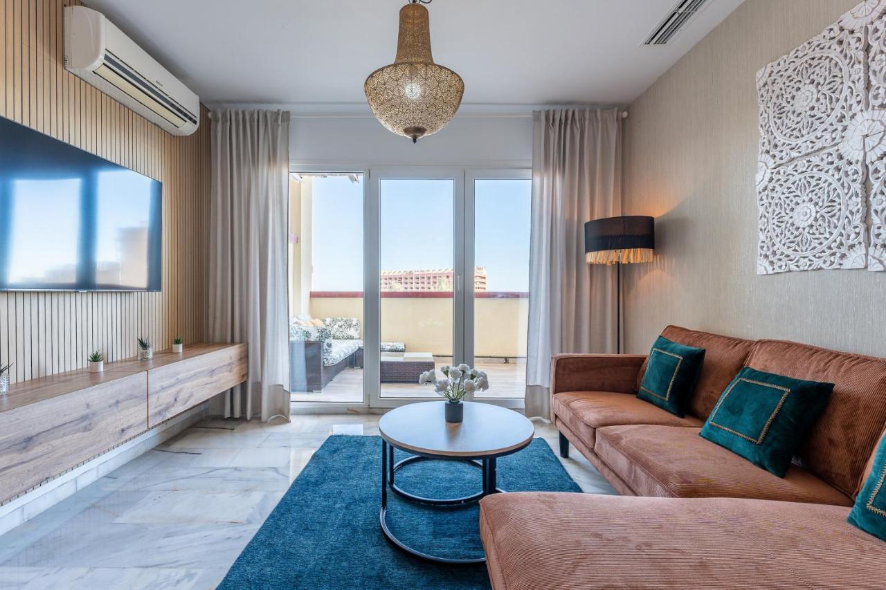 Benalmadena Beachfront Retreat Big Balcony And City Sea Views Lejlighed Eksteriør billede