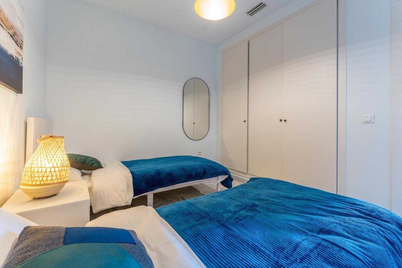 Benalmadena Beachfront Retreat Big Balcony And City Sea Views Lejlighed Eksteriør billede