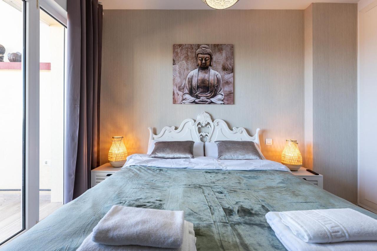 Benalmadena Beachfront Retreat Big Balcony And City Sea Views Lejlighed Eksteriør billede