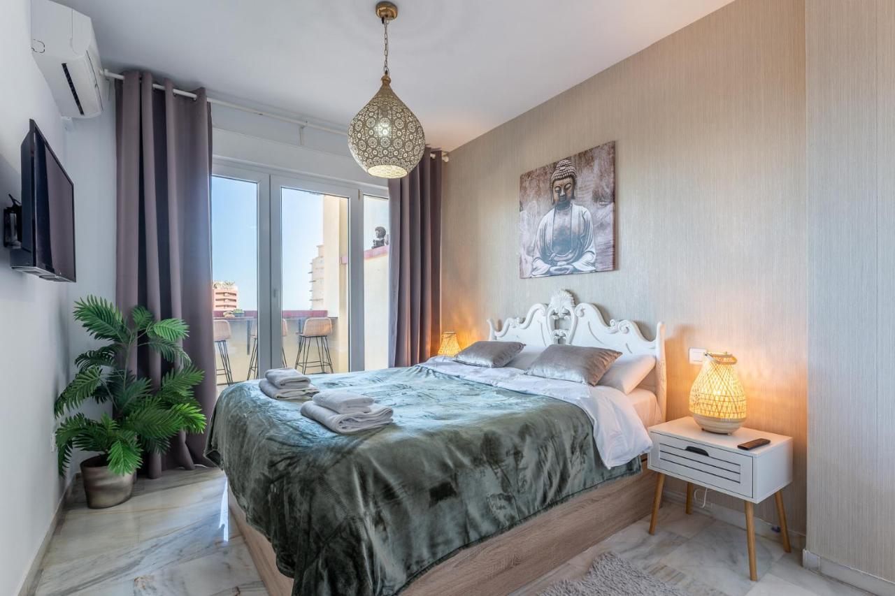 Benalmadena Beachfront Retreat Big Balcony And City Sea Views Lejlighed Eksteriør billede