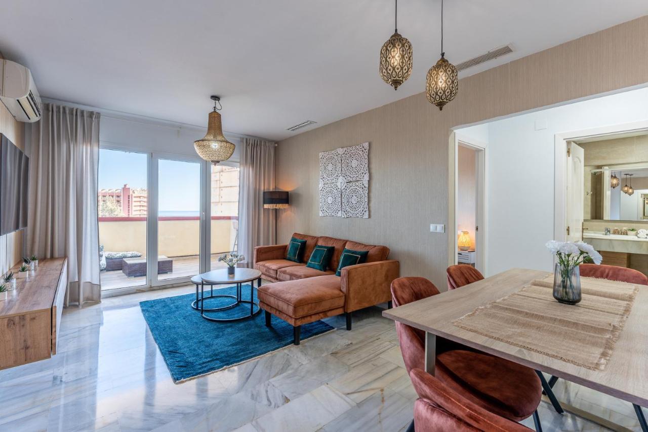 Benalmadena Beachfront Retreat Big Balcony And City Sea Views Lejlighed Eksteriør billede